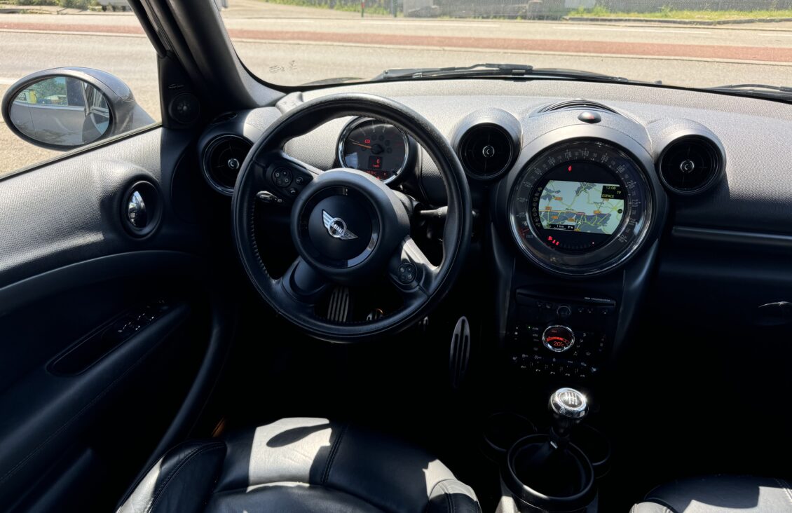 MINI COUNTRYMAN (2) COOPER SD 143 ALL4 FINITION RED HOT CHILI