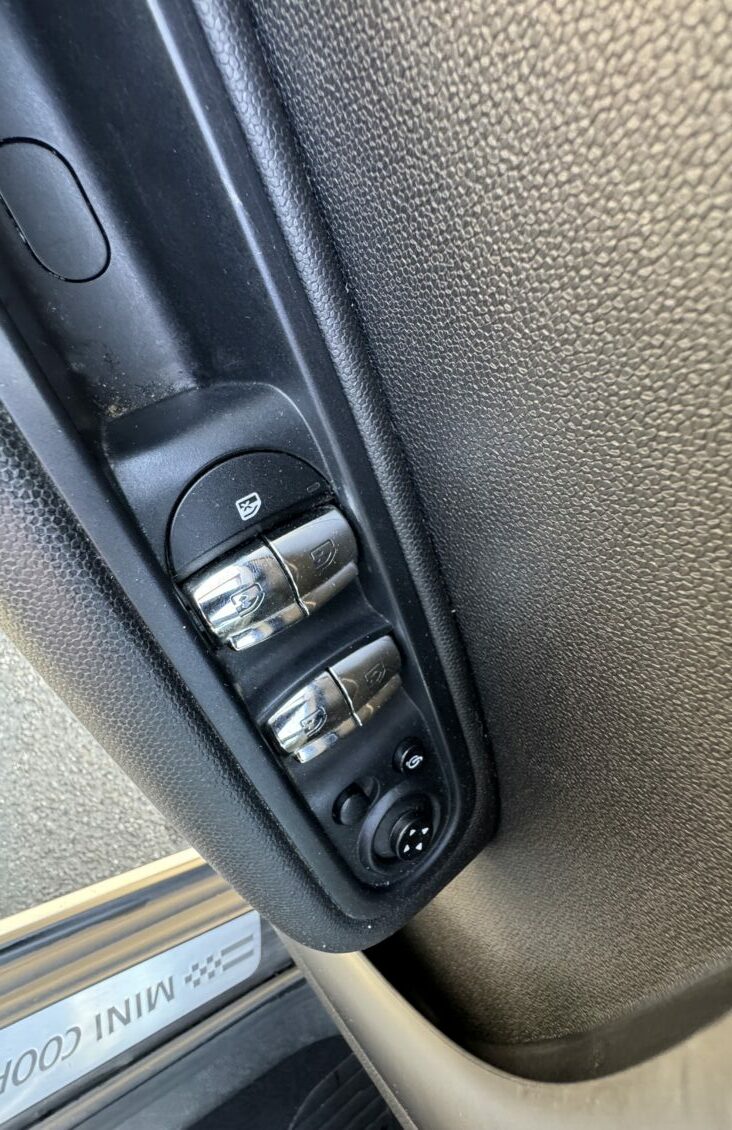 MINI COUNTRYMAN (2) COOPER SD 143 ALL4 FINITION RED HOT CHILI