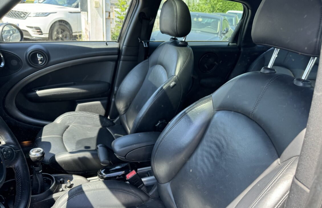 MINI COUNTRYMAN (2) COOPER SD 143 ALL4 FINITION RED HOT CHILI