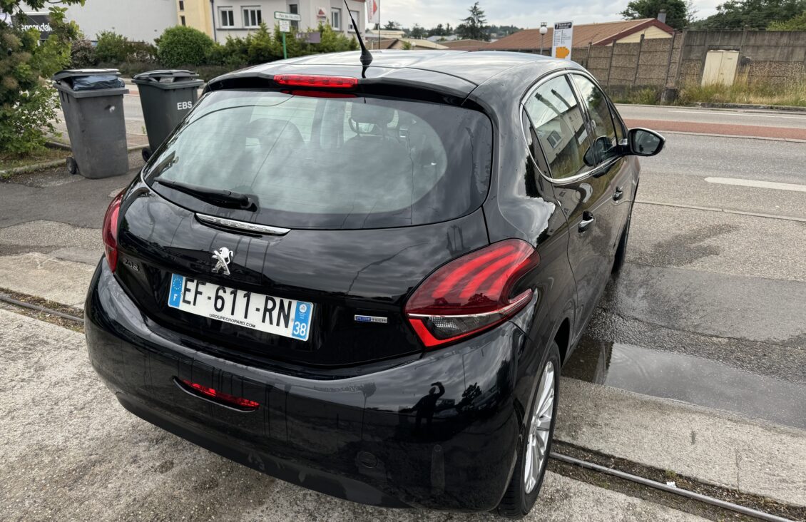 PEUGEOT 208 (2) 1.2 PURETECH 110 S&S ALLURE