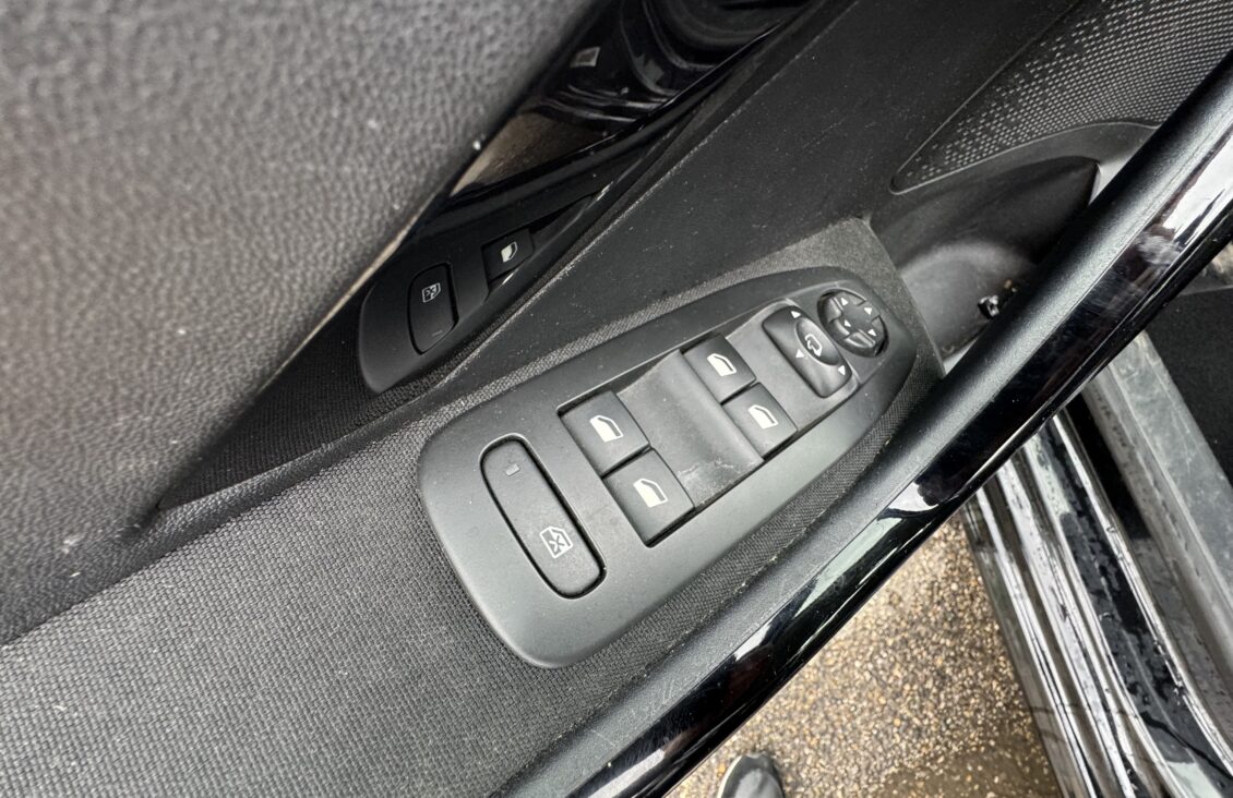 PEUGEOT 208 (2) 1.2 PURETECH 110 S&S ALLURE