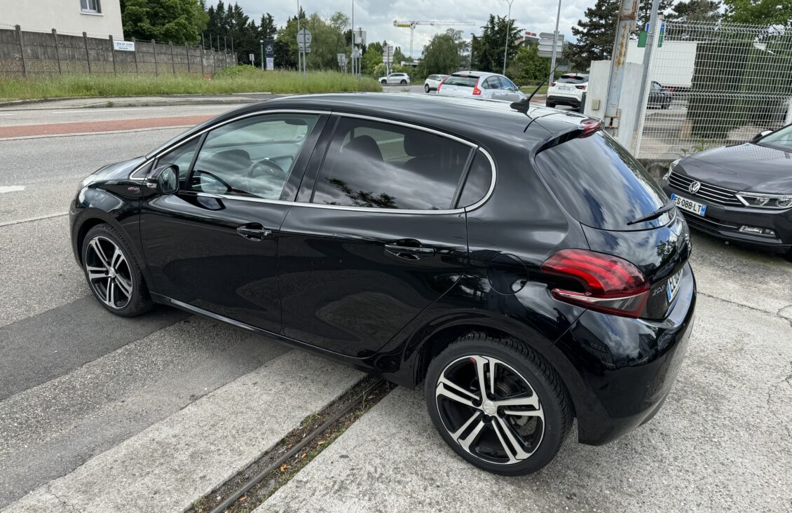 PEUGEOT 208 (2) 1.2 PURETECH 110 S&S GT LINE