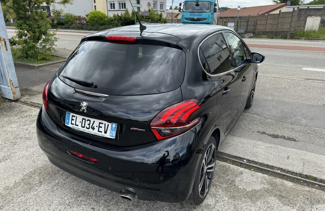 PEUGEOT 208 (2) 1.2 PURETECH 110 S&S GT LINE