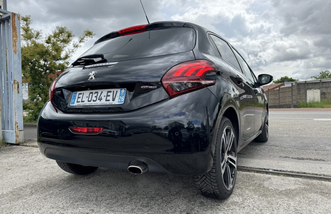 PEUGEOT 208 (2) 1.2 PURETECH 110 S&S GT LINE