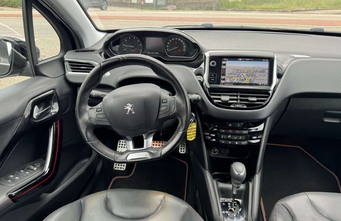 PEUGEOT 208 (2) 1.2 PURETECH 110 S&S GT LINE