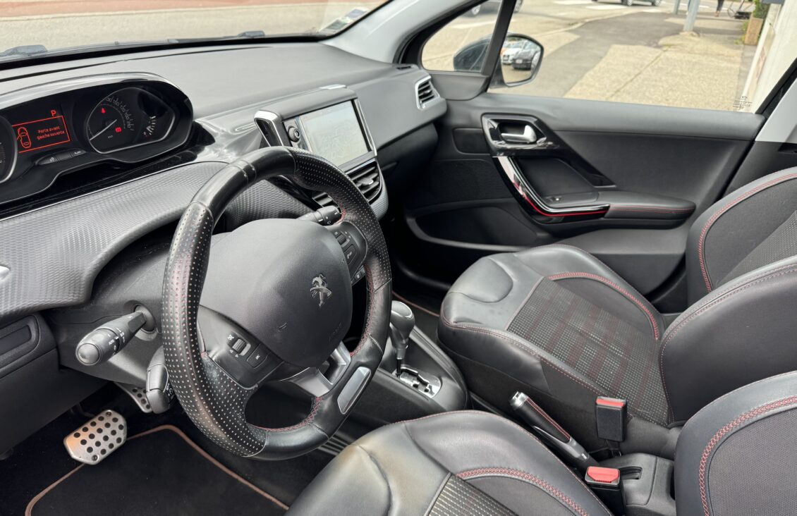 PEUGEOT 208 (2) 1.2 PURETECH 110 S&S GT LINE