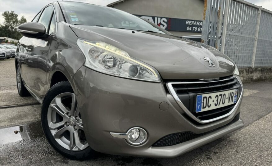 PEUGEOT 208 1.2 VTI 82 ALLURE