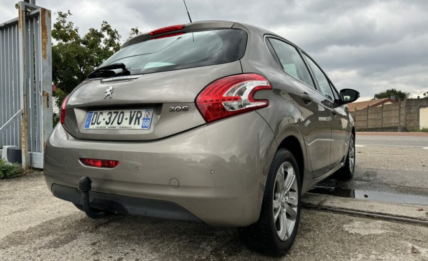 PEUGEOT 208 1.2 VTI 82 ALLURE