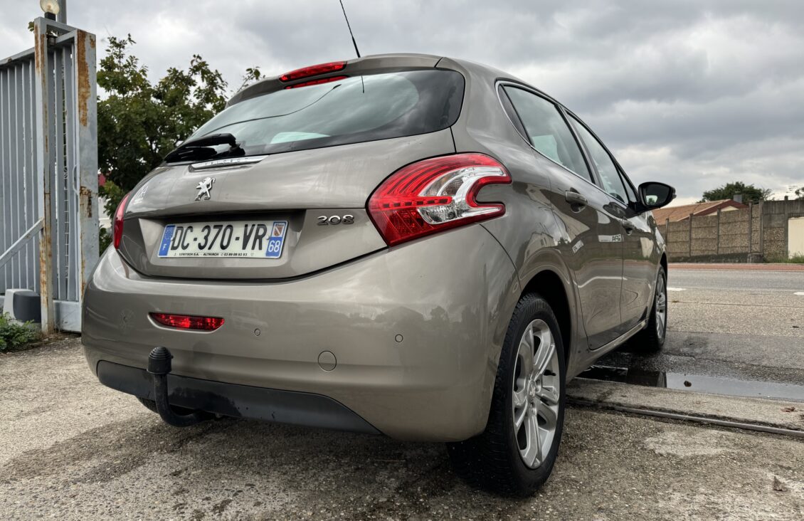 PEUGEOT 208 1.2 VTI 82 ALLURE