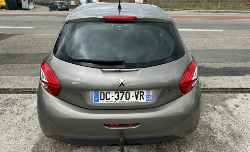 PEUGEOT 208 1.2 VTI 82 ALLURE