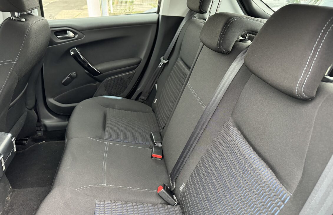 PEUGEOT 208 1.2 VTI 82 ALLURE