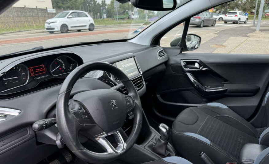 PEUGEOT 208 1.2 VTI 82 ALLURE