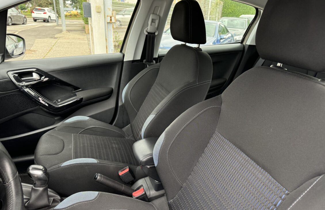 PEUGEOT 208 1.2 VTI 82 ALLURE