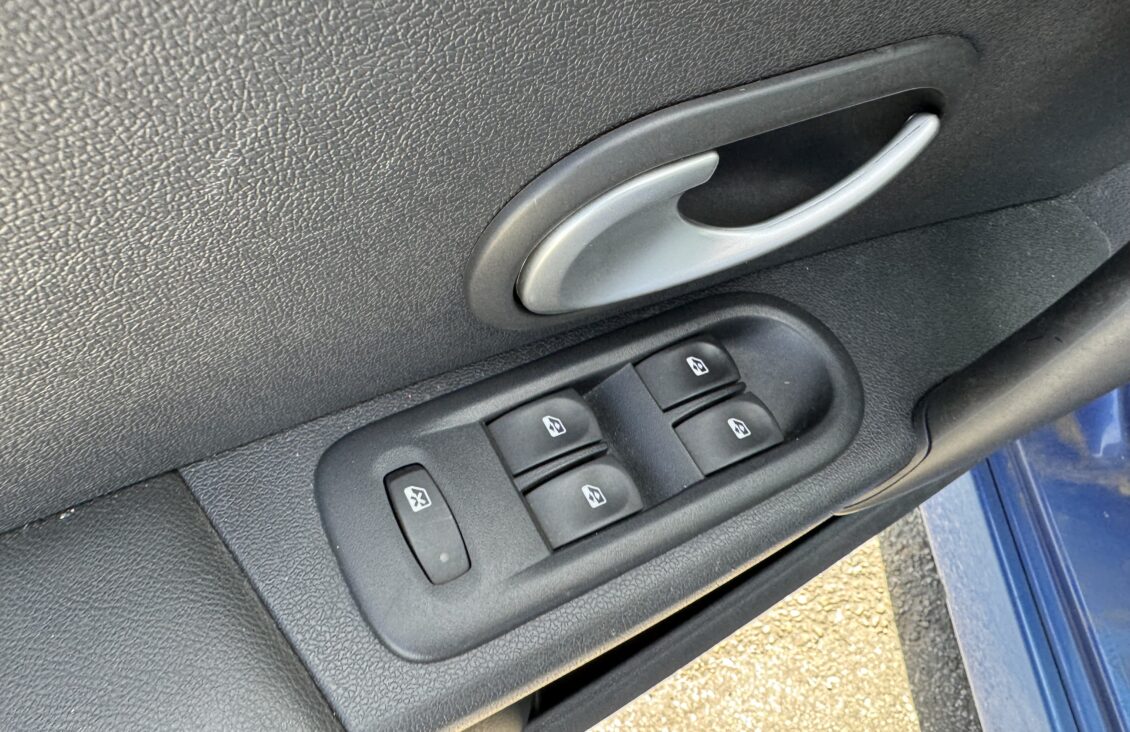 RENAULT CLIO III (2) 1.5 DCI 105 5CV GT 5P EURO5