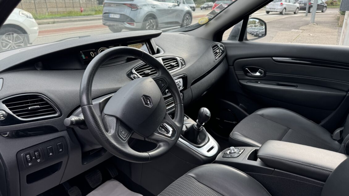 RENAULT SCENIC III (2) 1.6 DCI 130 ENERGY FAP BOSE EDITION